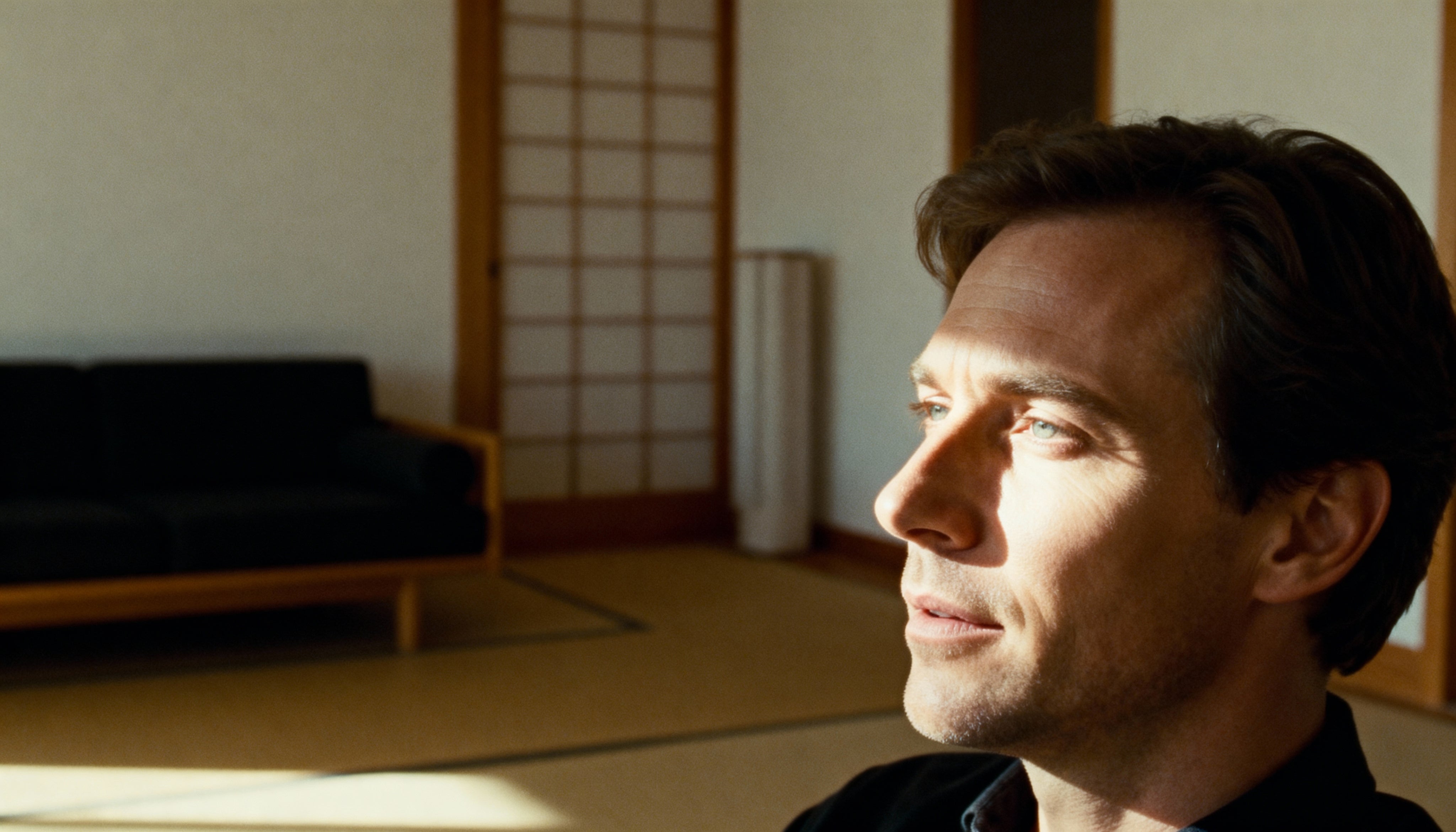 Aulo platenspeler in modern interieur — bluetooth platenspeler met subwoofer